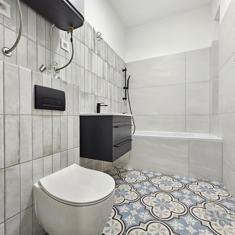 Trosoban stan na prodaju, Centar, Novi Sad, 85m², 2. sprat, 293.250 €