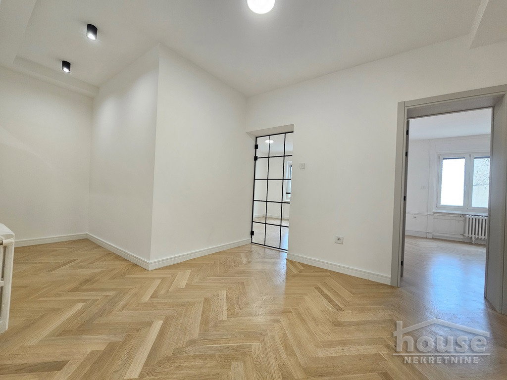 stanovi-3-sa-centar-1063504-kaq5e Trosoban stan na prodaju, Centar, Novi Sad, 85m², 2. sprat, 293.250 €