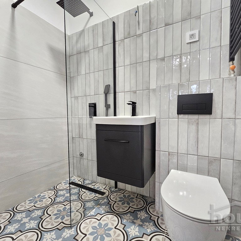 Trosoban stan na prodaju, Centar, Novi Sad, 85m², 2. sprat, 293.250 €