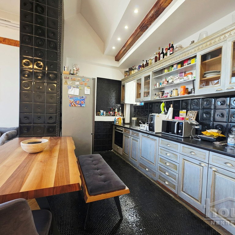 Trosoban stan na prodaju, Centar, Novi Sad, 134m², 3. sprat, 450.000 €