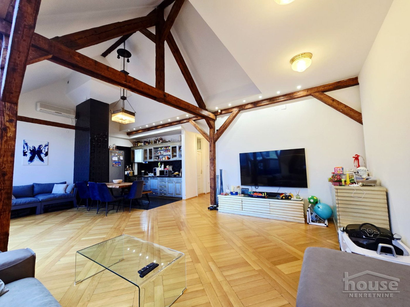 Trosoban stan na prodaju, Centar, Novi Sad, 134m², 3. sprat, 450.000 €