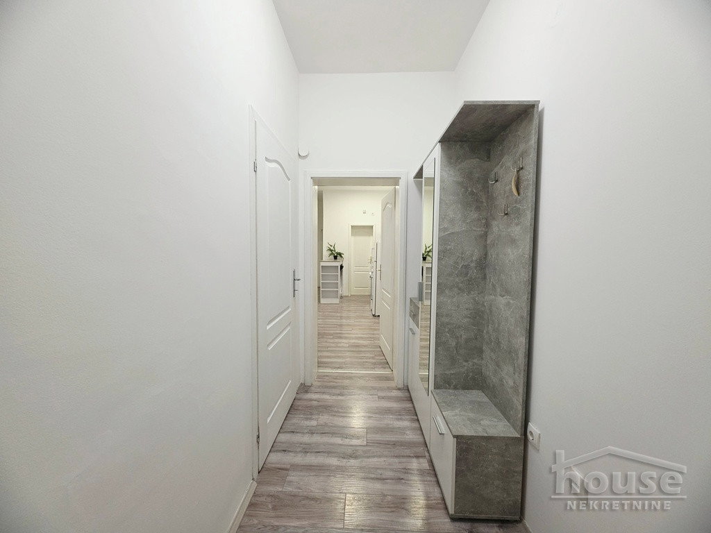 Trosoban stan na prodaju, Bulevar Oslobođenja, Novi Sad, 71m², 198.800 €
