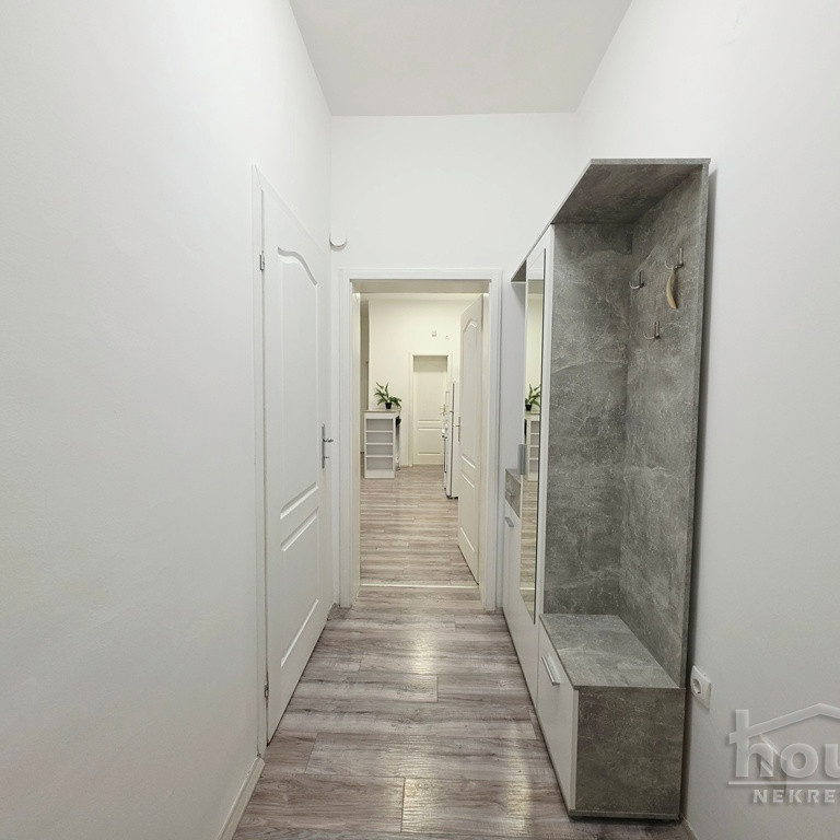 Trosoban stan na prodaju, Bulevar Oslobođenja, Novi Sad, 71m², 198.800 €