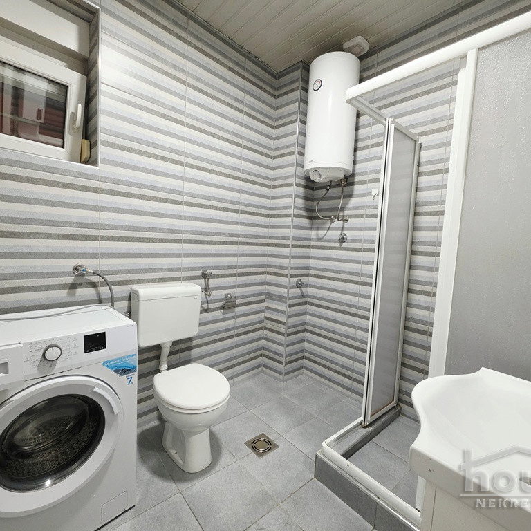 Trosoban stan na prodaju, Bulevar Oslobođenja, Novi Sad, 71m², 198.800 €