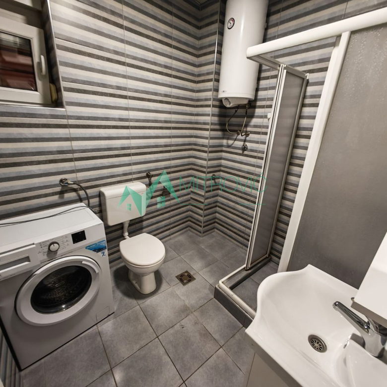 Trosoban stan na prodaju, Bulevar Oslobođenja, Novi Sad, 71m², 193.800 €