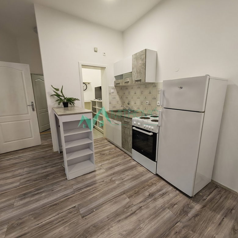 Trosoban stan na prodaju, Bulevar Oslobođenja, Novi Sad, 71m², 193.800 €