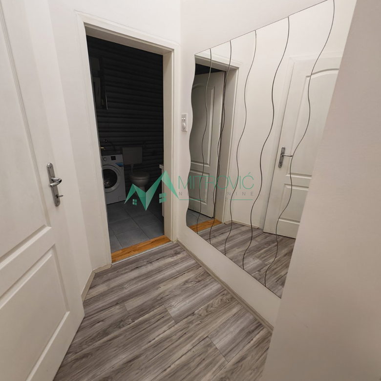 Trosoban stan na prodaju, Bulevar Oslobođenja, Novi Sad, 71m², 193.800 €