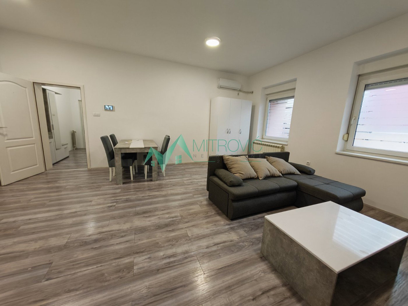 Trosoban stan na prodaju, Bulevar Oslobođenja, Novi Sad, 71m², 193.800 €