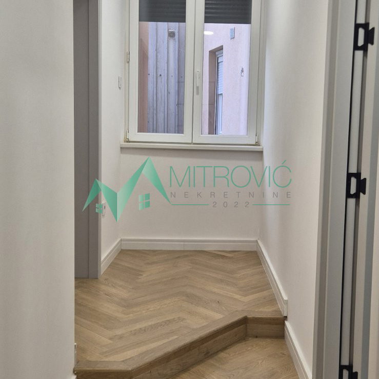 Trosoban stan na prodaju, Centar, Novi Sad, 75m², 266.500 €