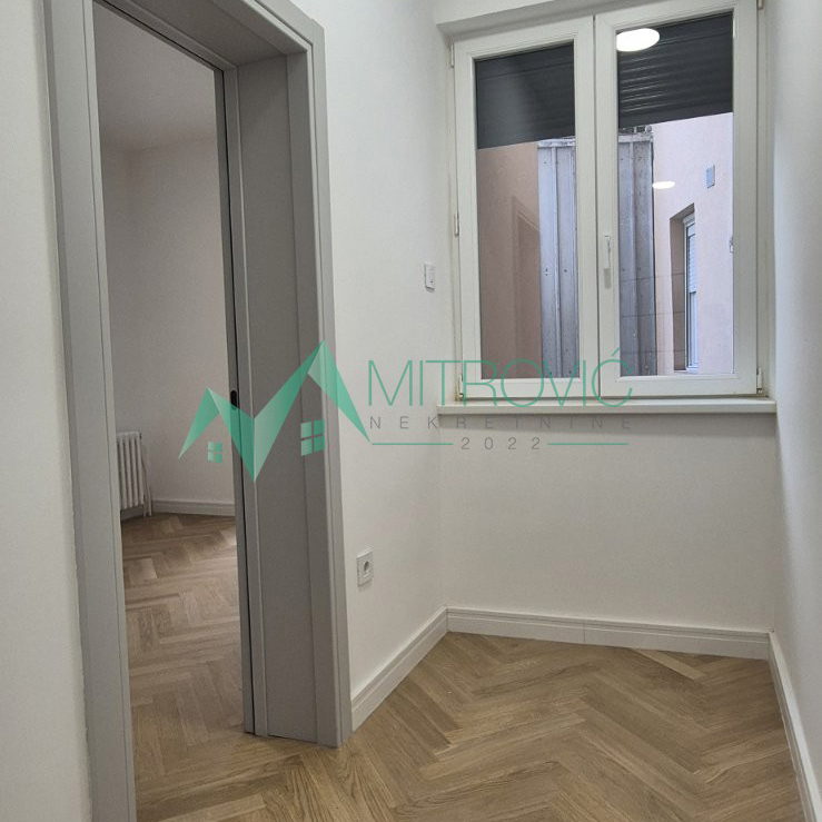 Trosoban stan na prodaju, Centar, Novi Sad, 75m², 266.500 €