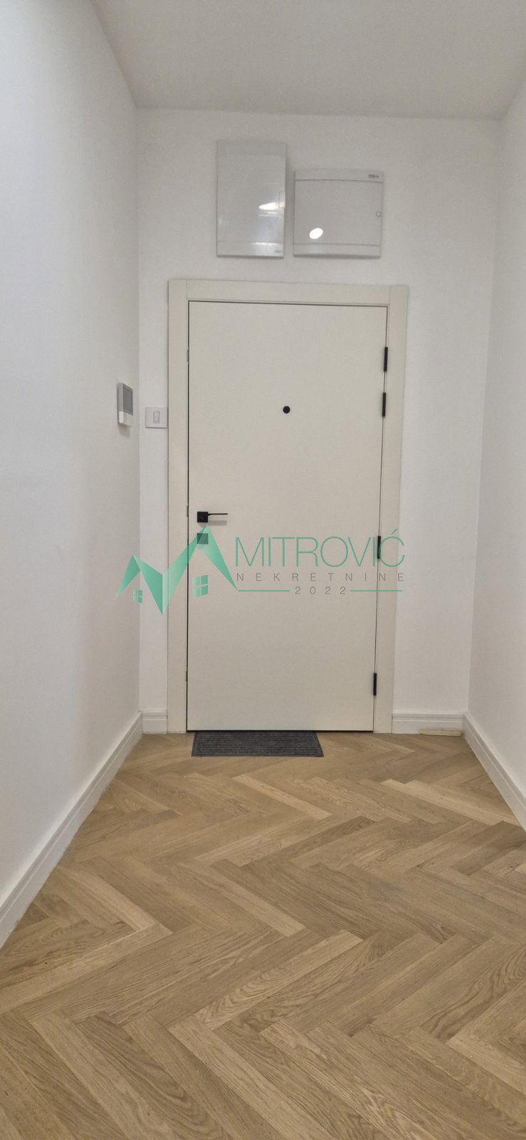 stanovi-3-vp-centar-ns-1004053-moczw Trosoban stan na prodaju, Centar, Novi Sad, 75m², 266.500 €