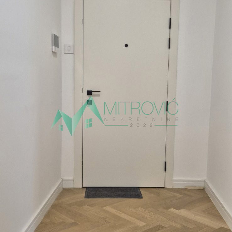 Trosoban stan na prodaju, Centar, Novi Sad, 75m², 266.500 €