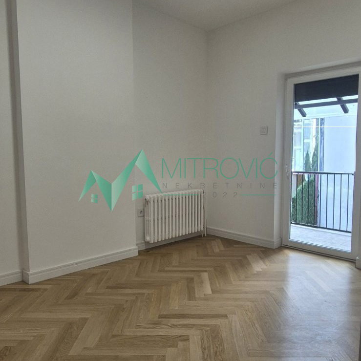 Trosoban stan na prodaju, Centar, Novi Sad, 75m², 266.500 €