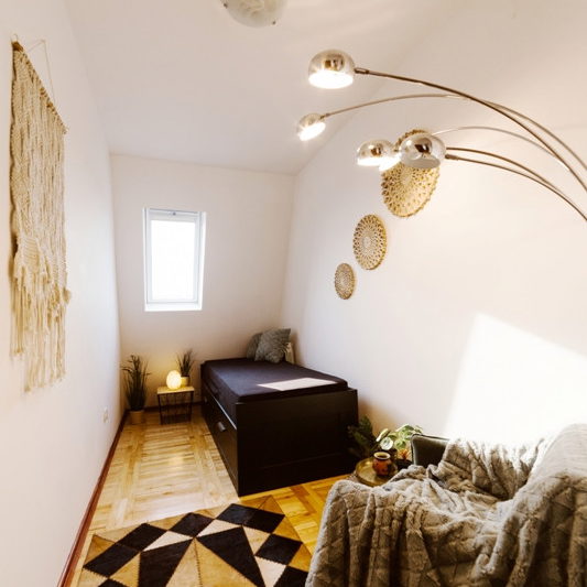 Četvoroiposoban stan na prodaju, Bulevar Evrope, Novi Sad, 90m², 5. sprat, 185.000 €
