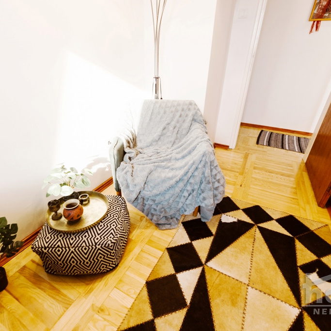 Stan Prodaja Novi Sad  90 m2