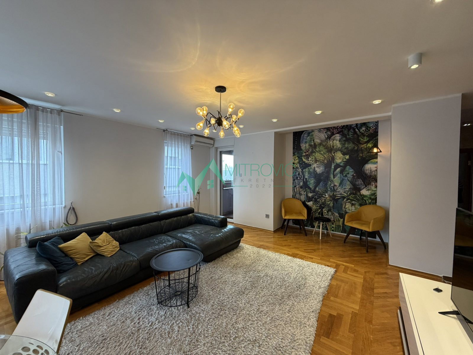 Četvoroiposoban stan na prodaju, Grbavica, Novi Sad, 161m², 464.500 €