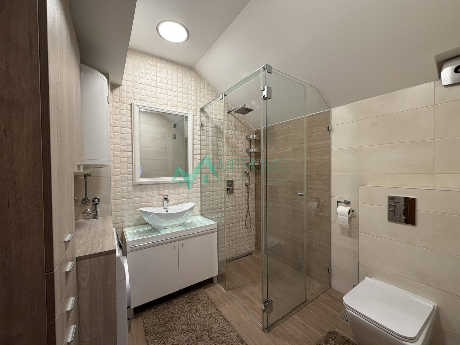 Četvoroiposoban stan na prodaju, Grbavica, Novi Sad, 161m², 464.500 €