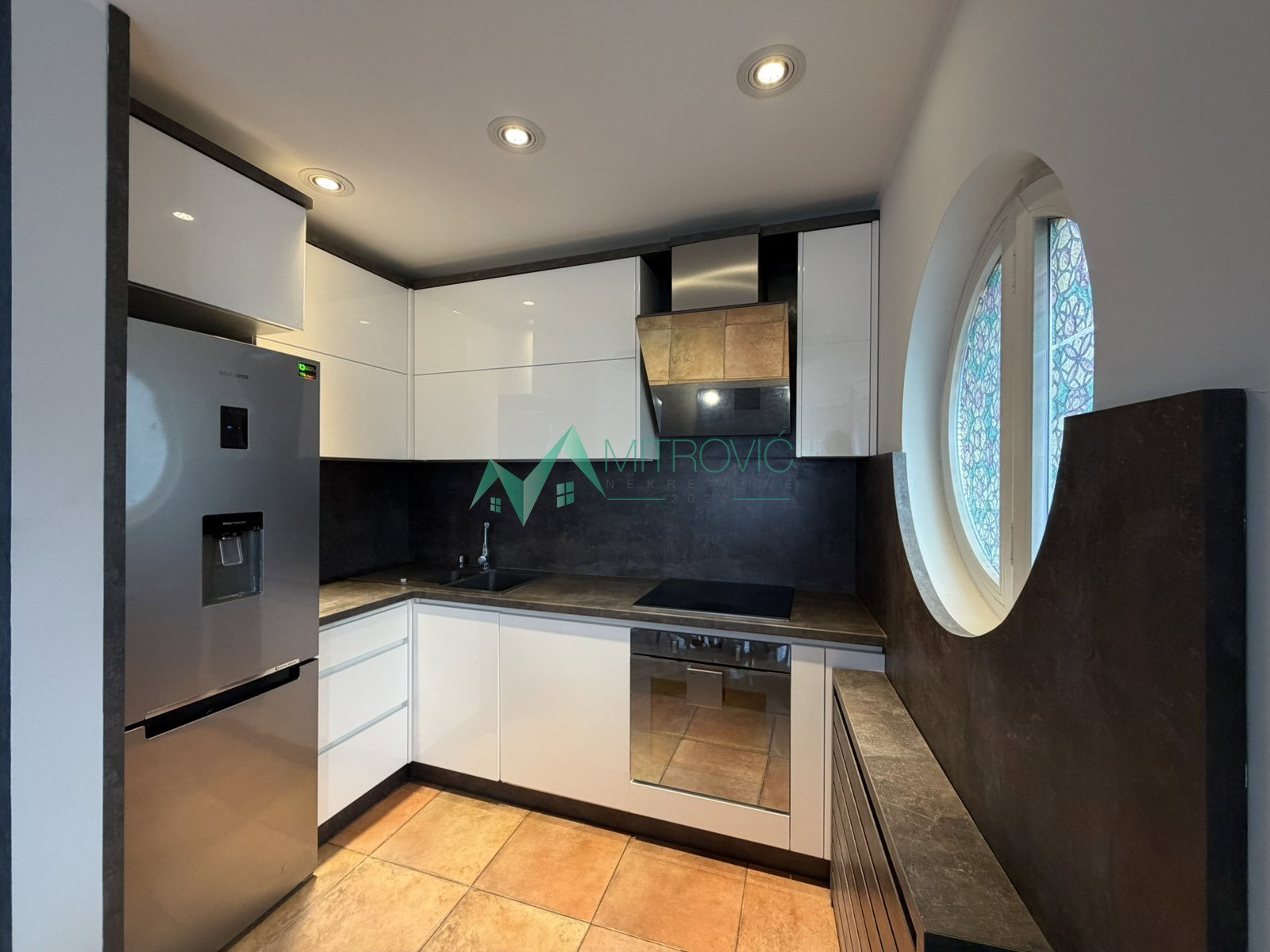 Četvoroiposoban stan na prodaju, Grbavica, Novi Sad, 161m², 464.500 €