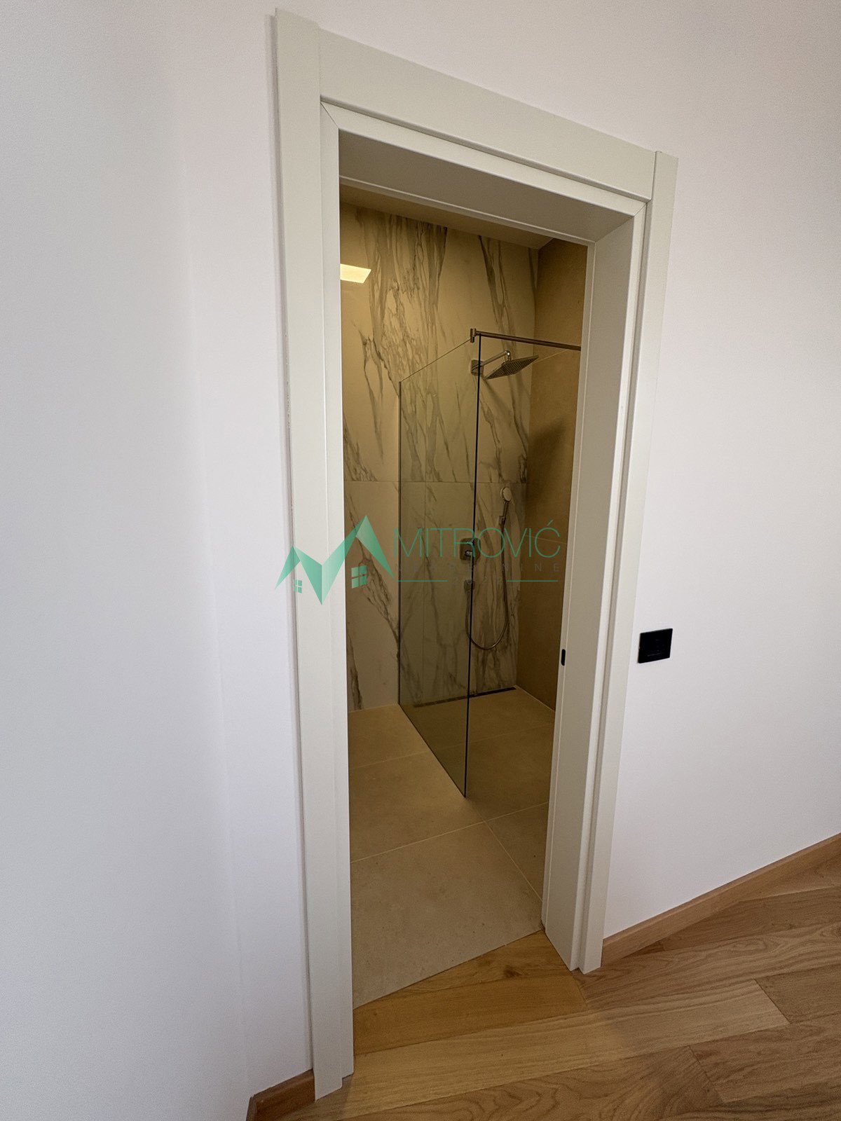 Četvoroiposoban stan na prodaju, Grbavica, Novi Sad, 137m², 418.000 €