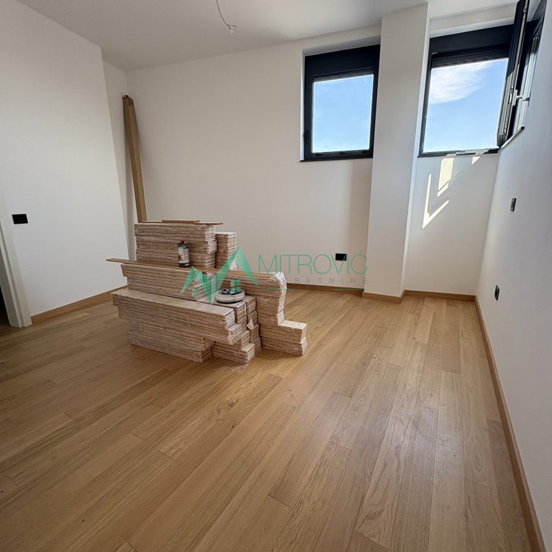 Četvoroiposoban stan na prodaju, Grbavica, Novi Sad, 137m², 418.000 €