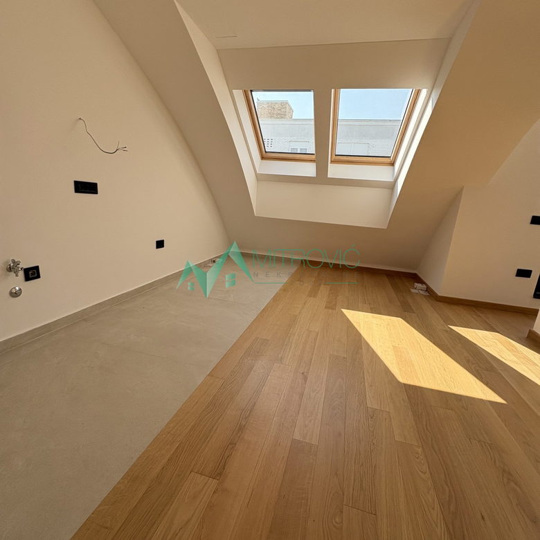 Četvoroiposoban stan na prodaju, Grbavica, Novi Sad, 137m², 418.000 €
