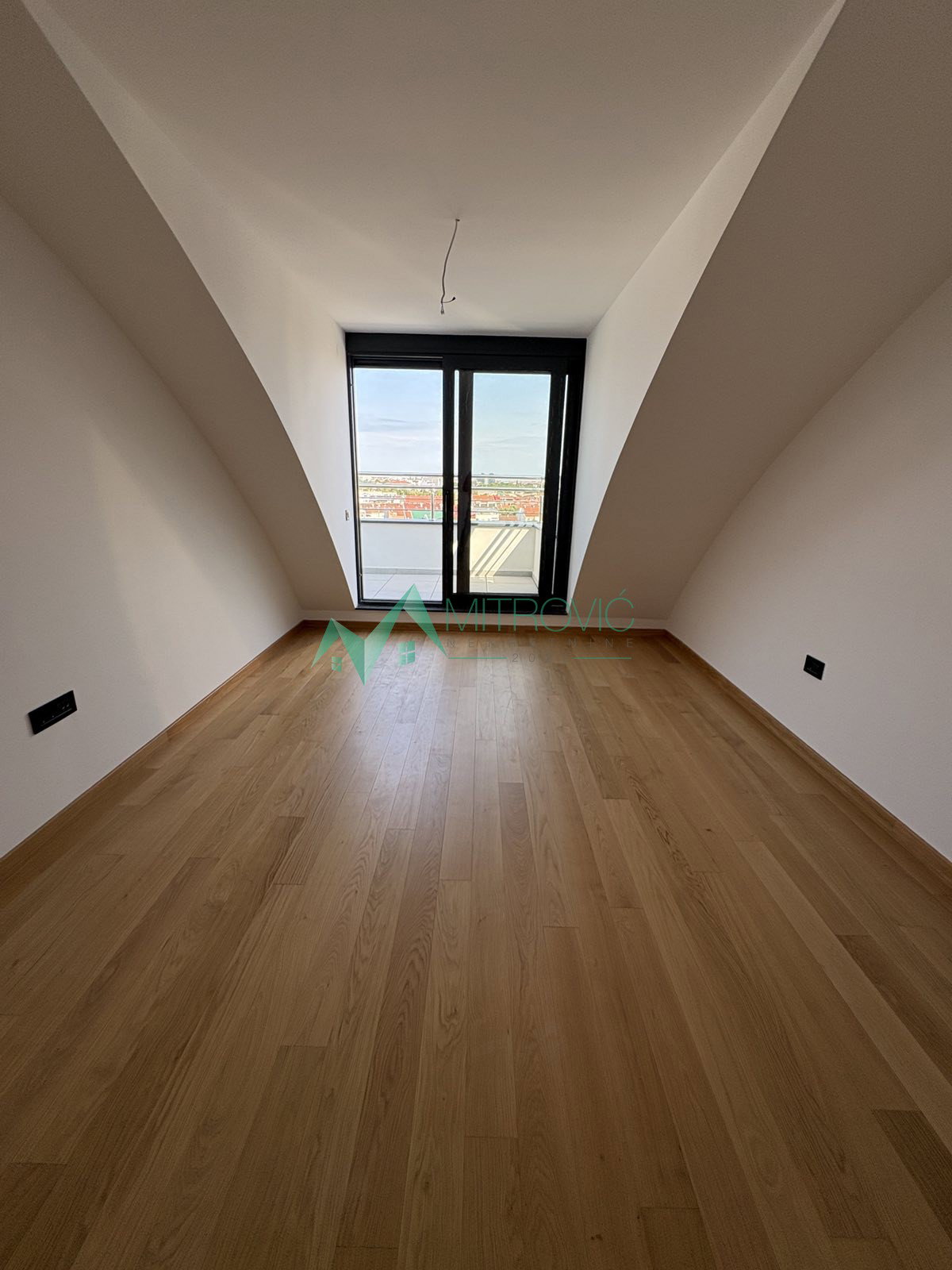 Četvoroiposoban stan na prodaju, Grbavica, Novi Sad, 137m², 418.000 €