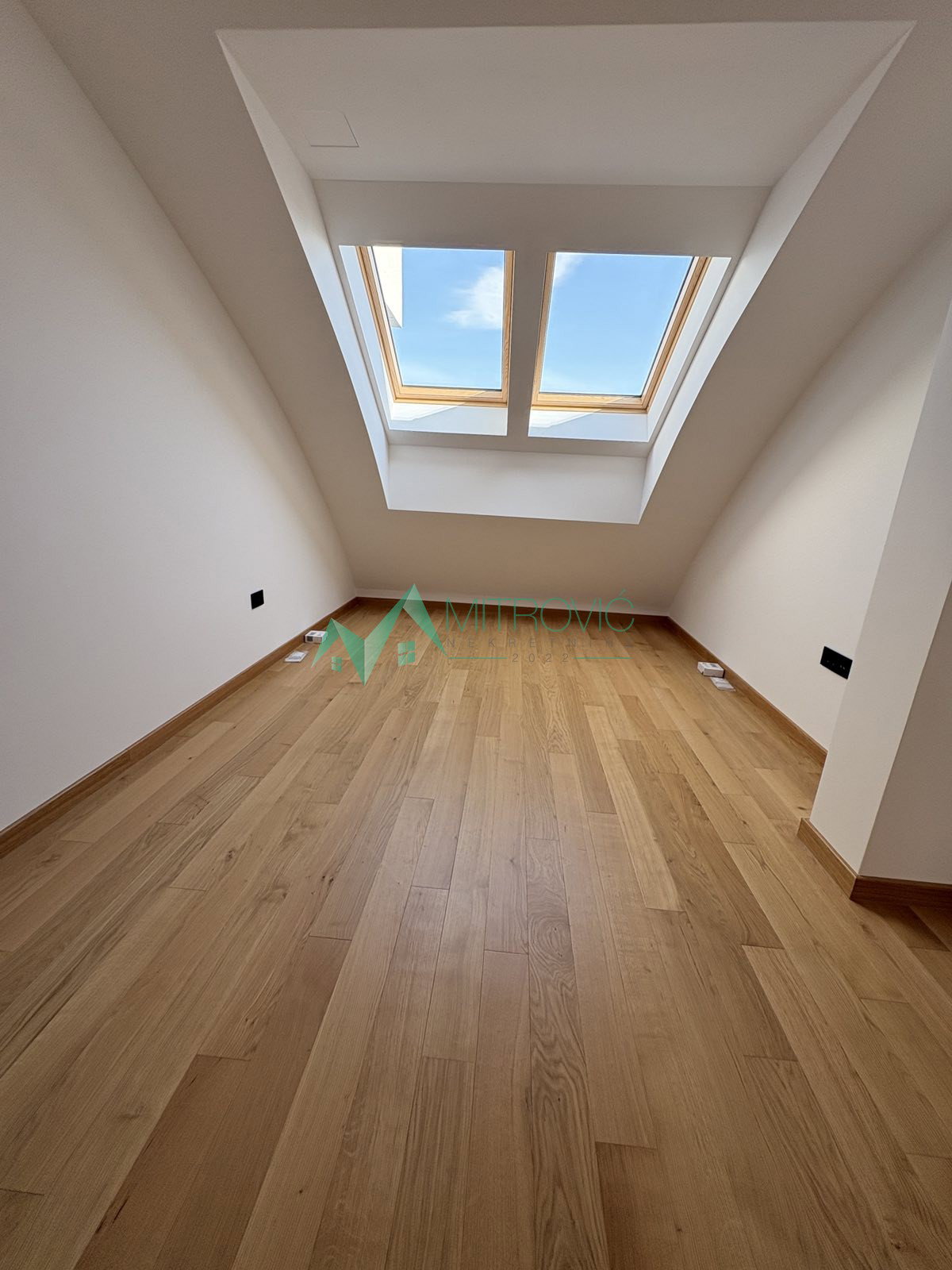 Četvoroiposoban stan na prodaju, Grbavica, Novi Sad, 137m², 418.000 €
