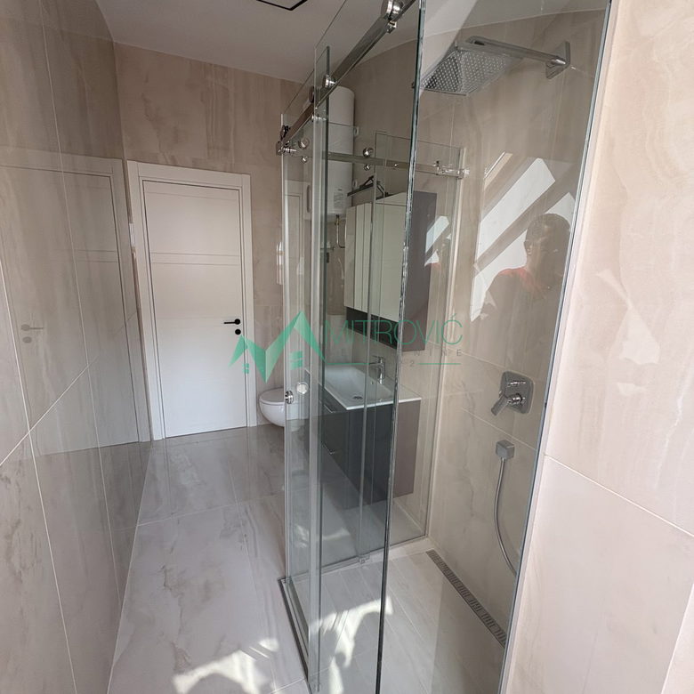 Četvoroiposoban stan na prodaju, Grbavica, Novi Sad, 137m², 418.000 €