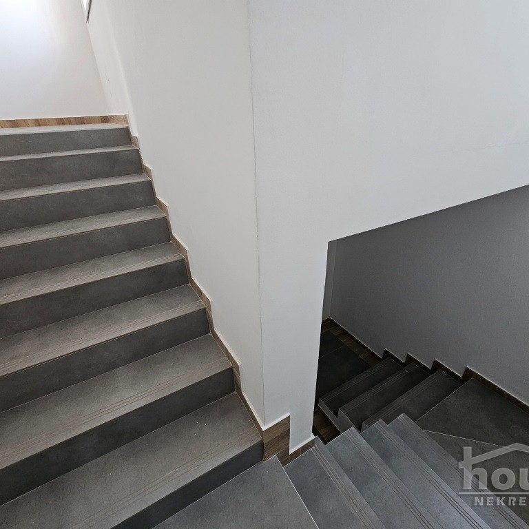 Stan Prodaja Novi Sad  208 m2