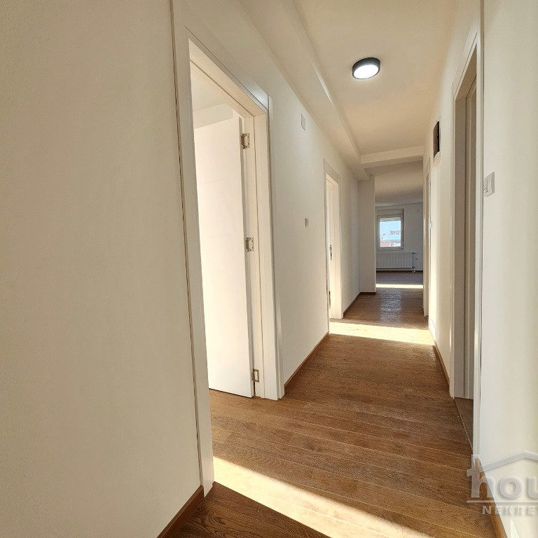 Višesoban stan na prodaju, Telep, Novi Sad, 208m², 352.000 €