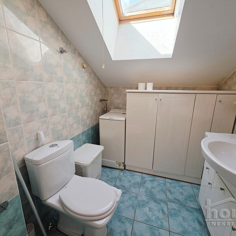 Četvoroiposoban stan na prodaju, Bulevar Oslobođenja, Novi Sad, 145m², 5. sprat, 246.500 €