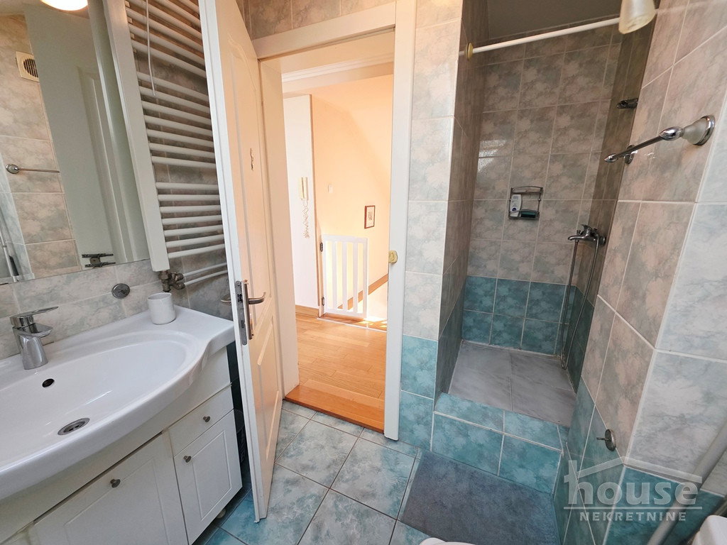 Četvoroiposoban stan na prodaju, Bulevar Oslobođenja, Novi Sad, 145m², 5. sprat, 246.500 €