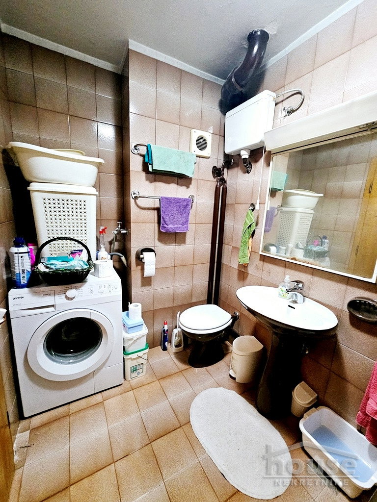 stanovi-4-5-vp-centar-1064142-97ggp Četvoroiposoban stan na prodaju, Centar, Novi Sad, 115m², 402.500 €