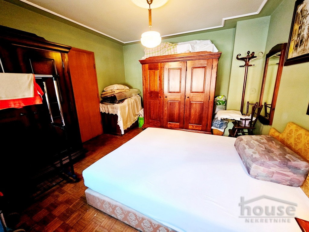 stanovi-4-5-vp-centar-1064142-xntjg Četvoroiposoban stan na prodaju, Centar, Novi Sad, 115m², 402.500 €