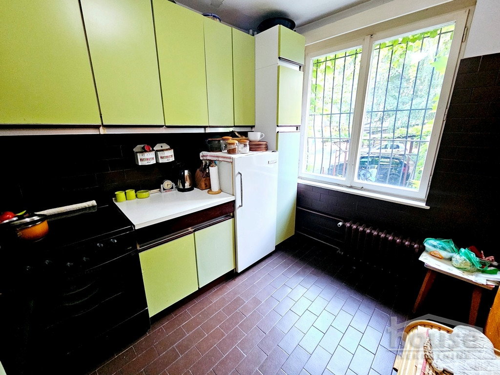 stanovi-4-5-vp-centar-1064142-y4x25 Četvoroiposoban stan na prodaju, Centar, Novi Sad, 115m², 402.500 €