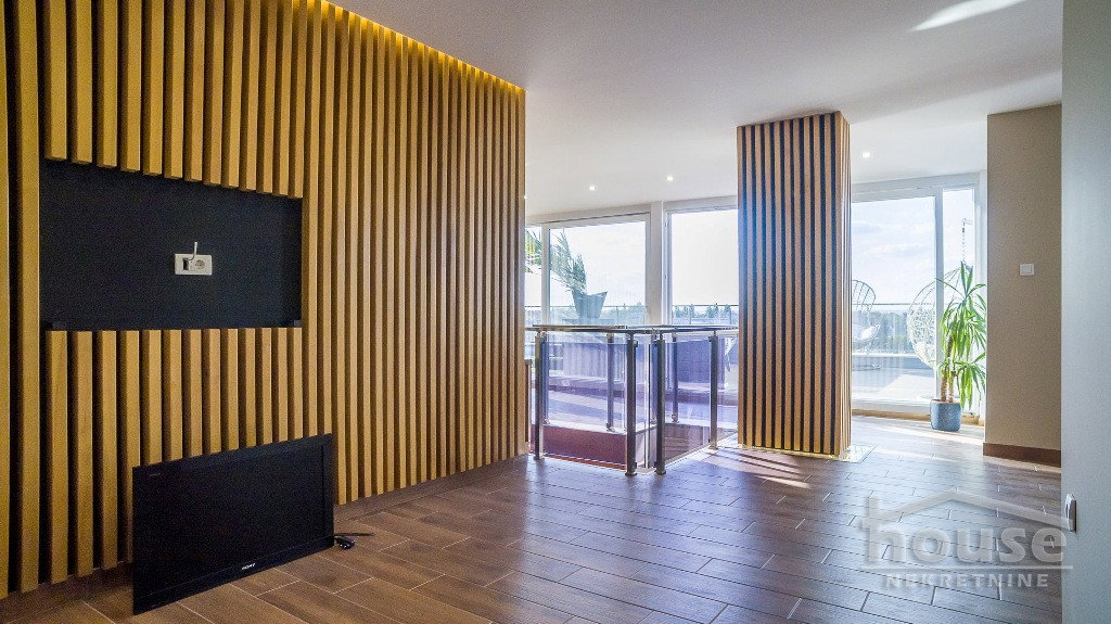 Četvorosoban stan na prodaju, Bulevar Patrijarha Pavla, Novi Sad, 172m², 451.000 €