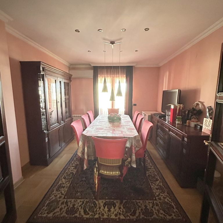 Stan Prodaja Novi Sad  266 m2