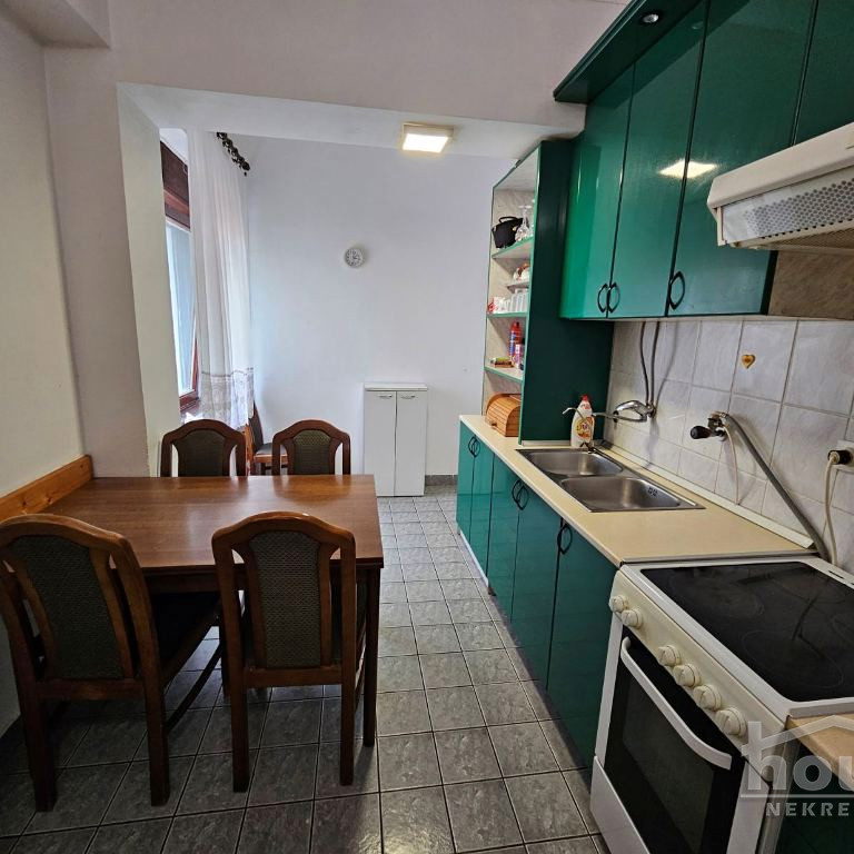 Četvorosoban stan na prodaju, Centar, Novi Sad, 91m², 3. sprat, 239.000 €