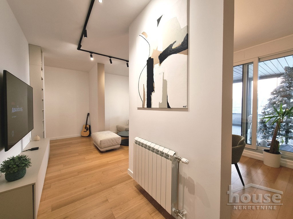 Četvorosoban stan na prodaju, Centar, Novi Sad, 103m², 300.000 €