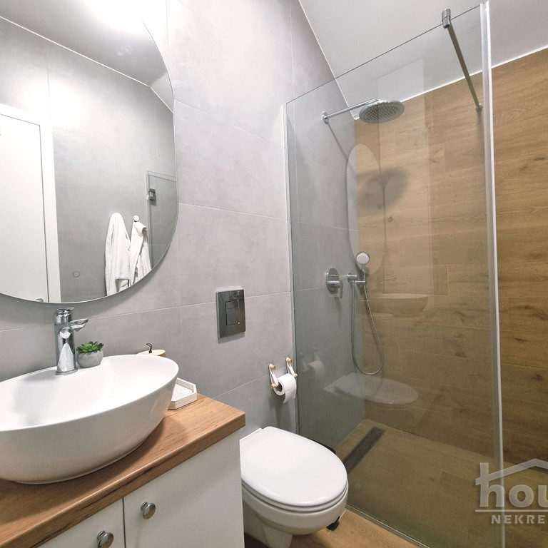Četvorosoban stan na prodaju, Centar, Novi Sad, 103m², 300.000 €