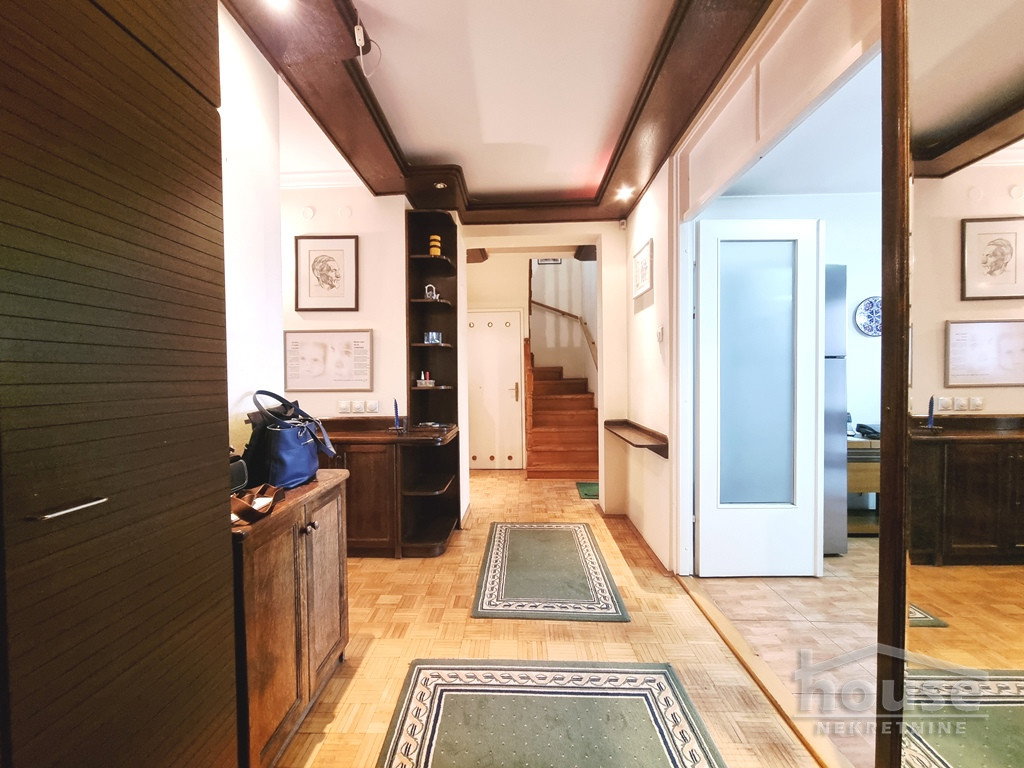 stanovi-4-dx-grbavica-1065451-n7deg Četvorosoban stan na prodaju, Grbavica, Novi Sad, 141m², 4. sprat, 325.000 €