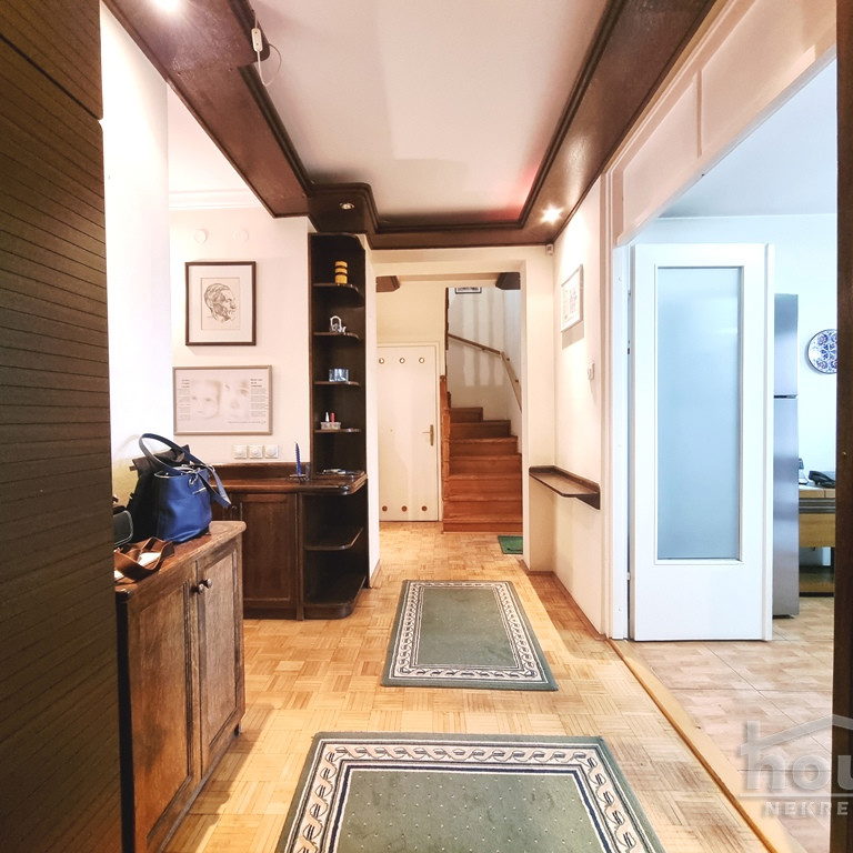 Četvorosoban stan na prodaju, Grbavica, Novi Sad, 141m², 4. sprat, 325.000 €