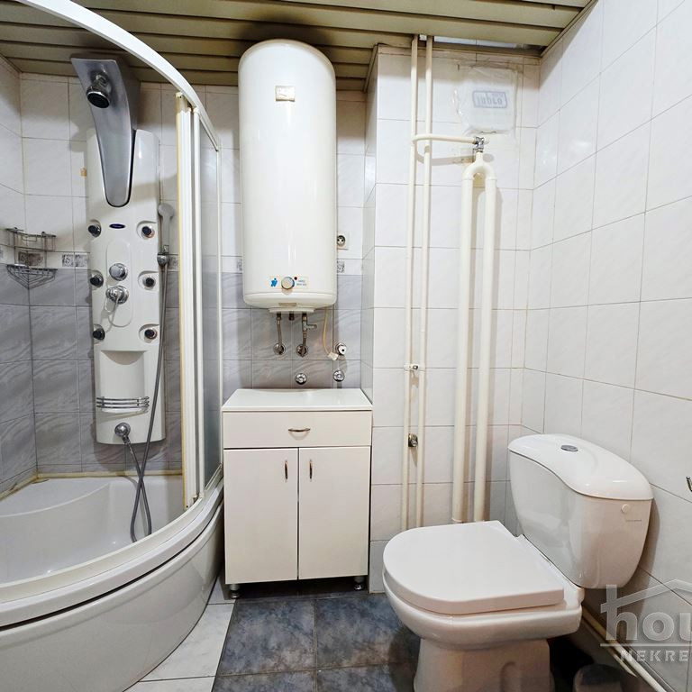 Četvorosoban stan na prodaju, Grbavica, Novi Sad, 141m², 4. sprat, 325.000 €