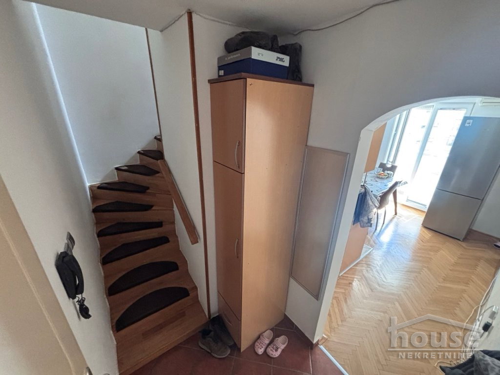 Četvorosoban stan na prodaju, Cara Dušana, Novi Sad, 48m², 5. sprat, 120.000 €