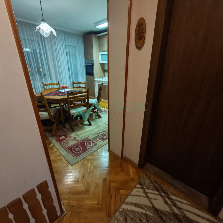 Četvorosoban stan na prodaju, Novo Naselje, Novi Sad, 87m², 185.400 €