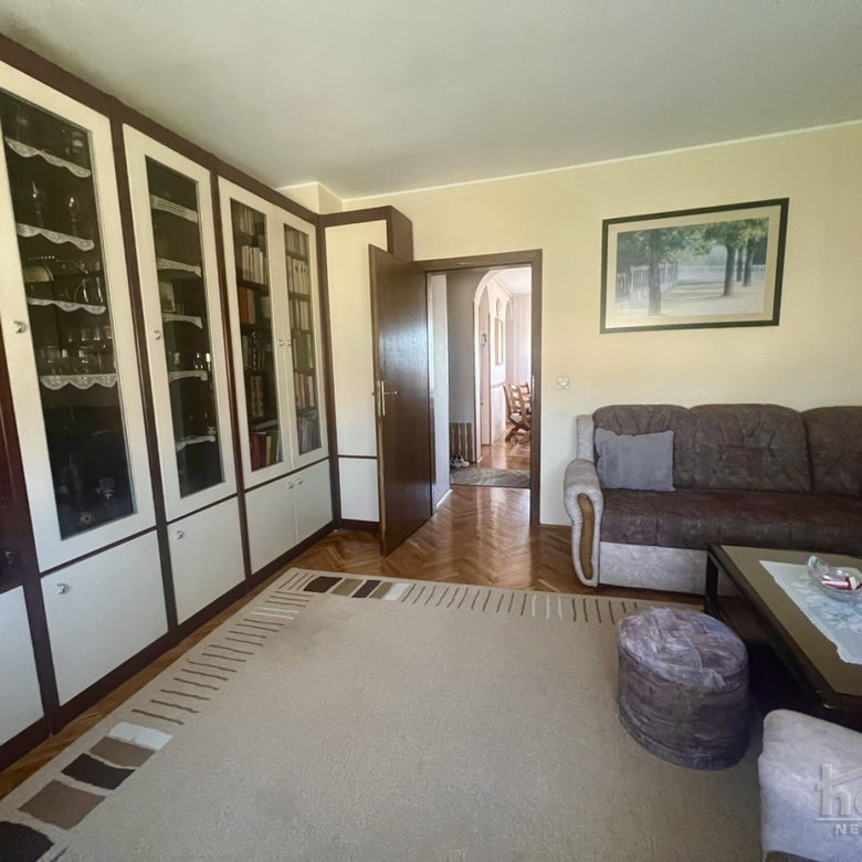 Četvorosoban stan na prodaju, Savina, Novi Sad, 100m², 4. sprat, 180.000 €