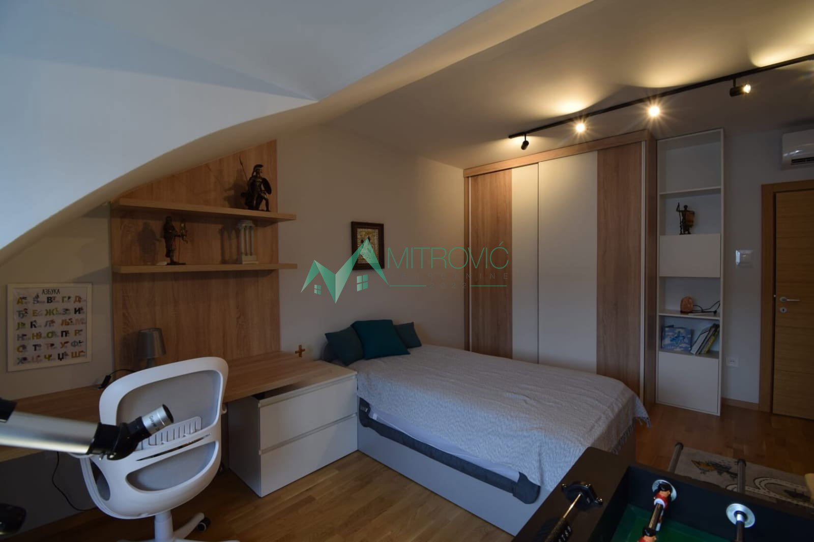Četvorosoban stan na prodaju, Sajmište, Novi Sad, 111m², 285.830 €