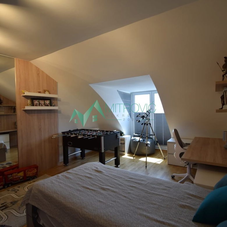 Četvorosoban stan na prodaju, Sajmište, Novi Sad, 111m², 285.830 €