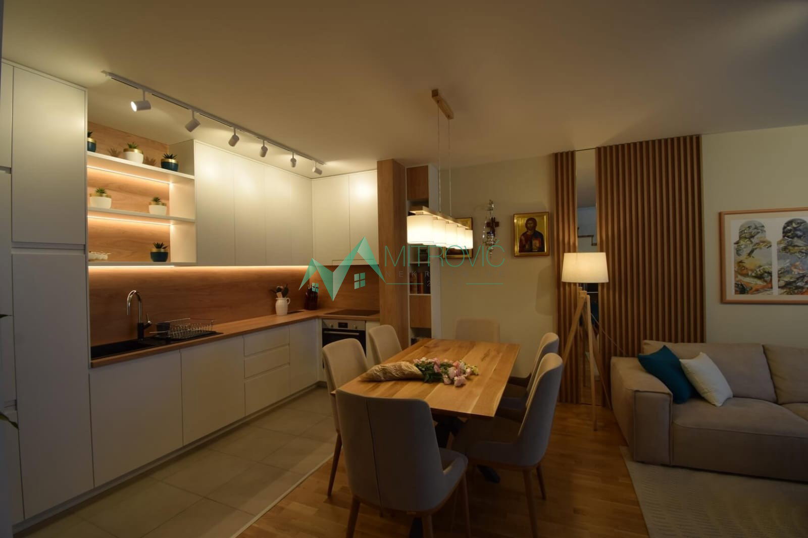 Četvorosoban stan na prodaju, Sajmište, Novi Sad, 111m², 285.830 €
