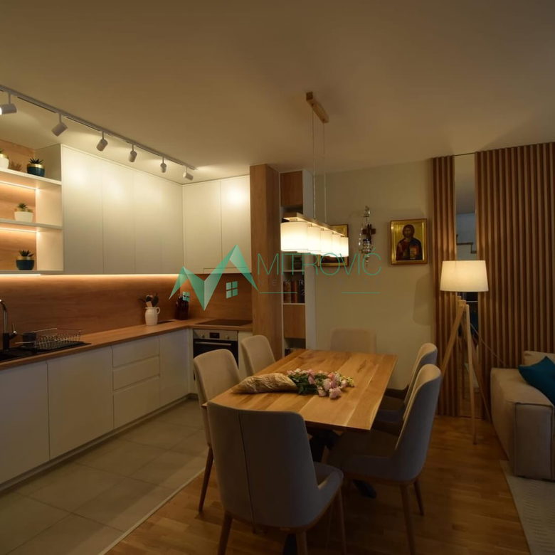 Četvorosoban stan na prodaju, Sajmište, Novi Sad, 111m², 285.830 €